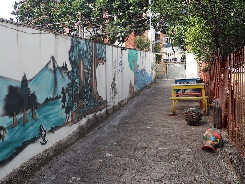 Onca Da Praia Hostel Витория Экстерьер фото